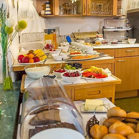 Hotel Garni Kroeger 3*